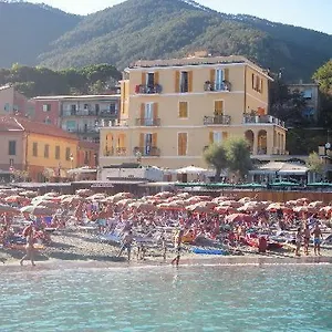 La Spiaggia Hotel